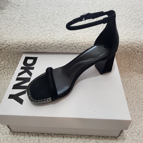 NEW DKNY Women's Wenda Evening Ankle Strap Block Heel Heeled Sandal Black size 6 - Picture 2 of 8